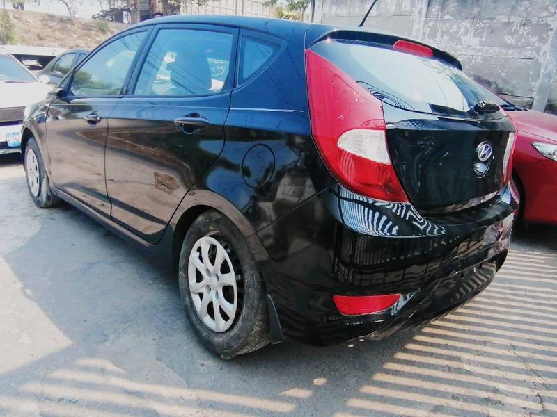 Hyundai Accent • 2013 • 93,000 km 1