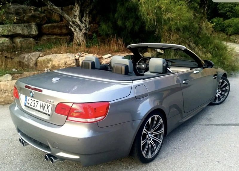 BMW M3 • 2009 • 66,000 km 2
