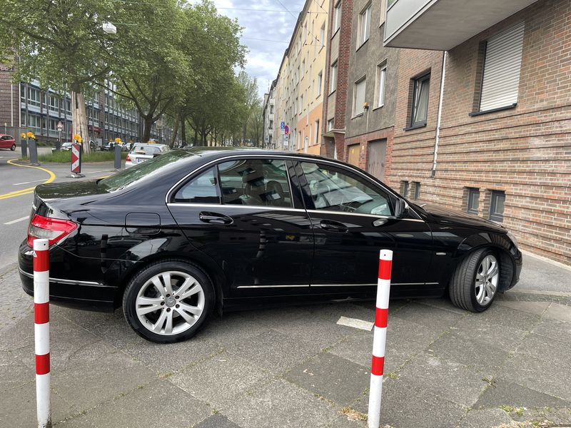 Mercedes-Benz C • 2008 • 189,250 km 3