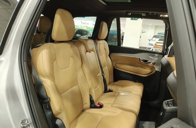 Volvo V90 • 2020 • 160,508 km 10