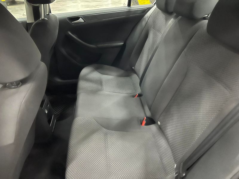 Volkswagen Jetta • 2013 • 140,000 km 7