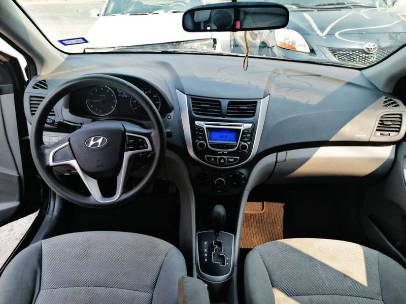 Hyundai Accent • 2013 • 93,000 km 4