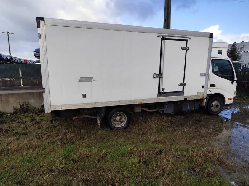 Toyota Dyna • 2009 • 187,000 km 2