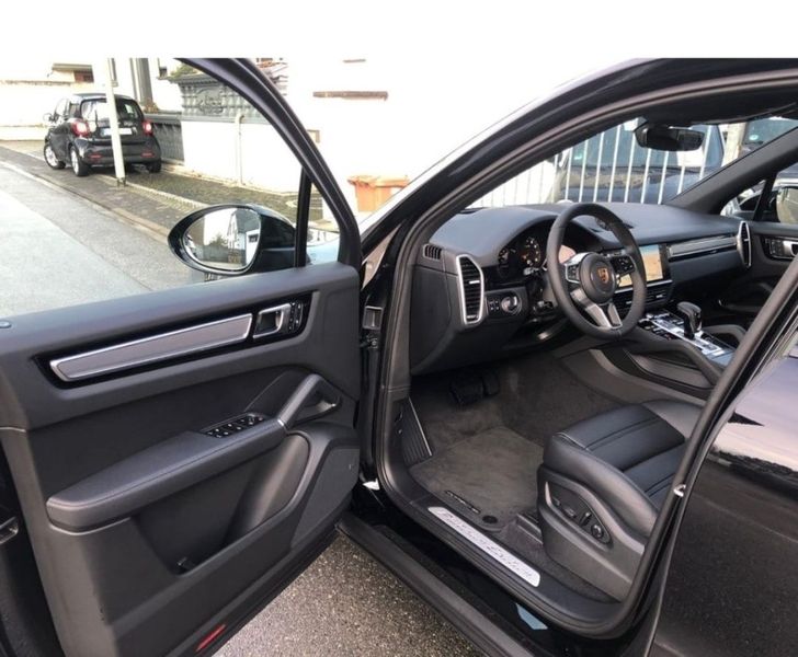 Porsche Cayenne • 2022 • 1,500 km 16