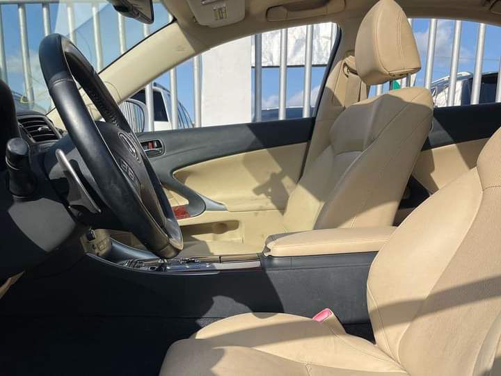 Lexus IS 250 C • 2008 • 145 km 6