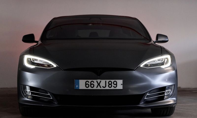 Tesla Model S • 2019 • 74,000 km 3