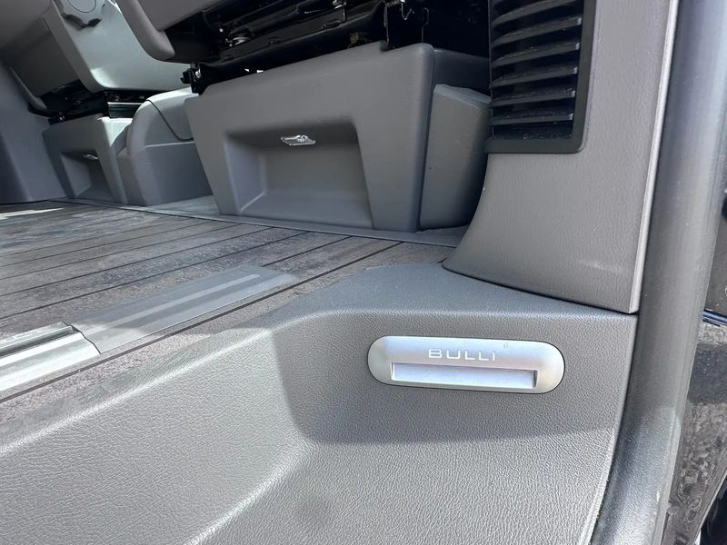 Volkswagen T5 Caravelle • 2022 • 20,800 km 32