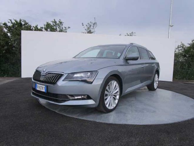 Škoda Superb • 2017 • 112,900 km 1