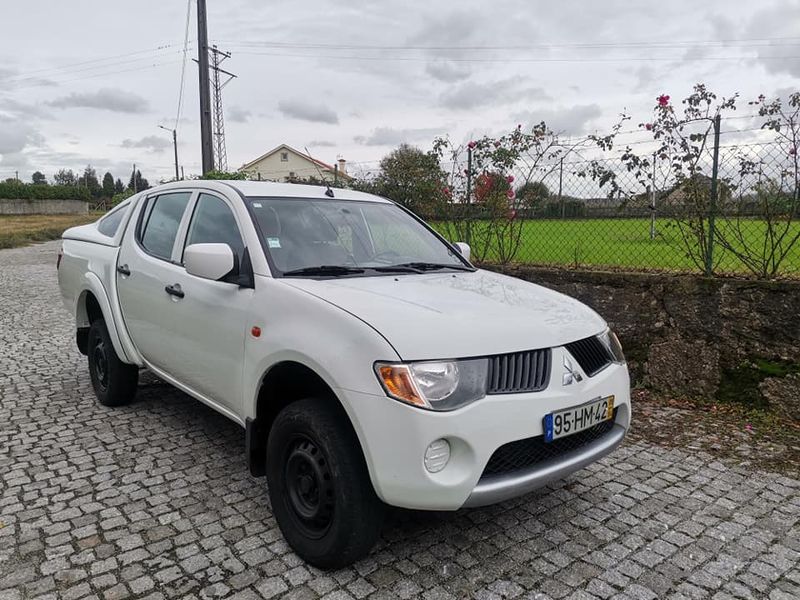 Mitsubishi L200 • 2009 • 97,000 km 2
