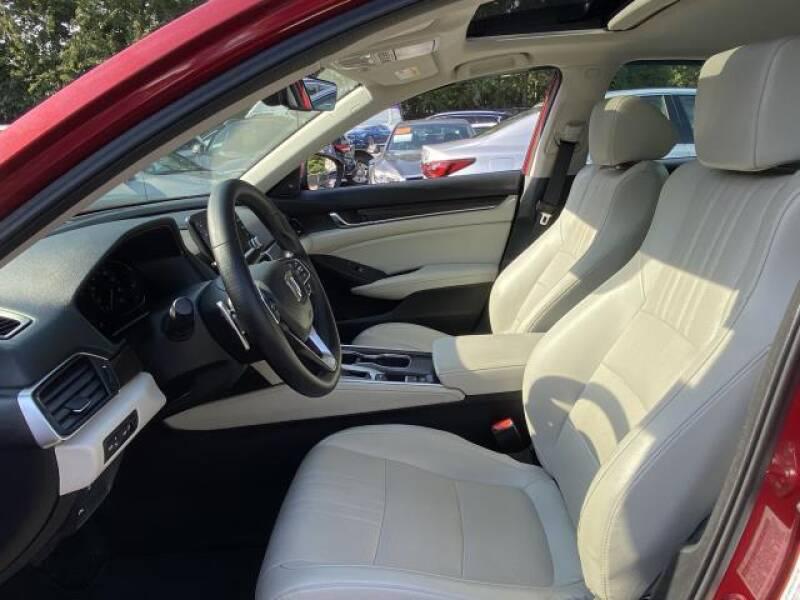 Honda Accord • 2018 • 9,651 km 18
