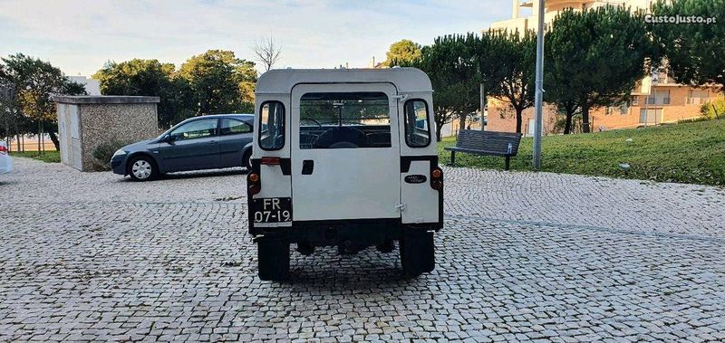 Land Rover LR3 • 1981 • 30,000 km 4