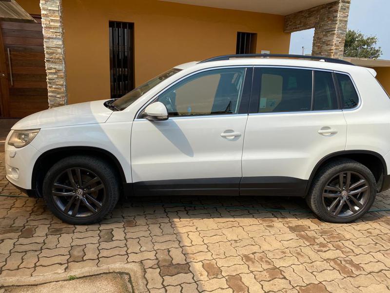 Volkswagen Tiguan • 2009 • 52,000 km 2