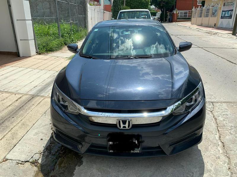 Honda Civic • 2016 • 69,600 km 5