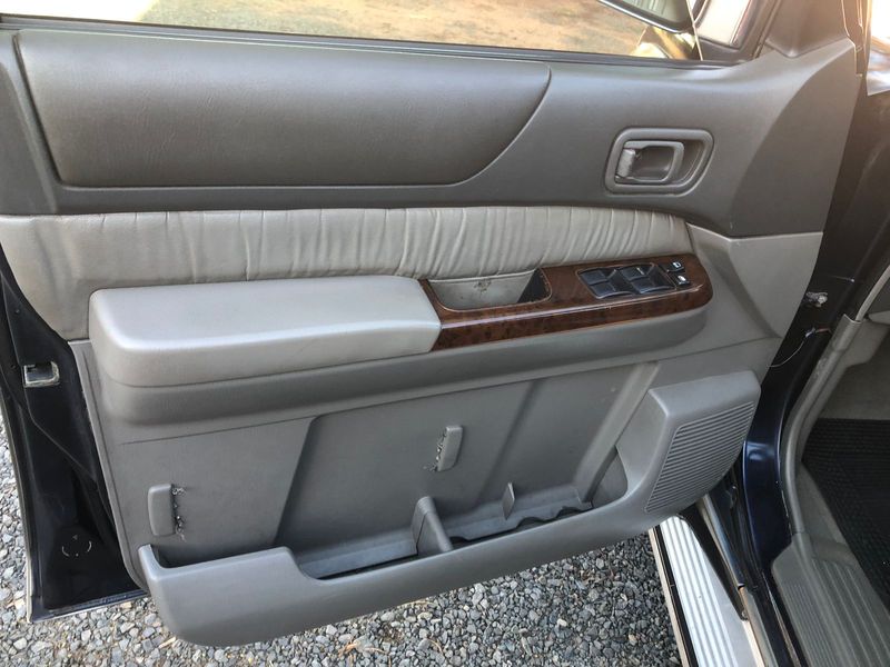 Nissan Patrol • 2001 • 165,000 km 10