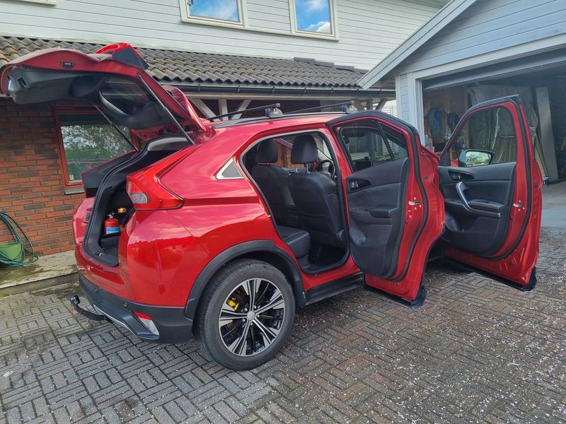 Mitsubishi Eclipse Cross • 2018 • 49,450 km 1