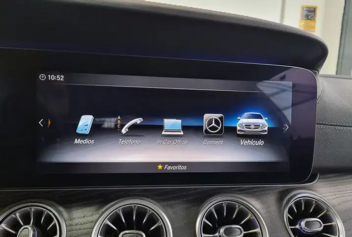 Mercedes-Benz E-Class • 2020 • 54,000 km 3