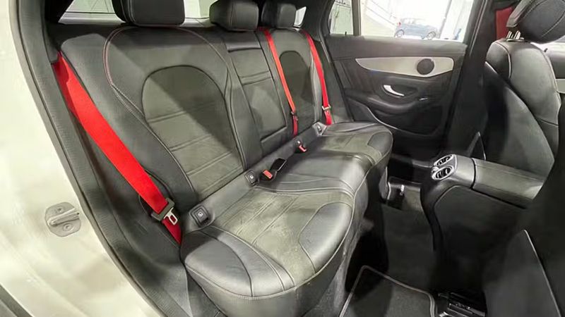 Mercedes-Benz GLC • 2019 • 46,721 km 13