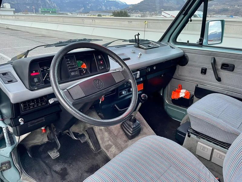 Volkswagen T4 • 1989 • 128,000 km 6