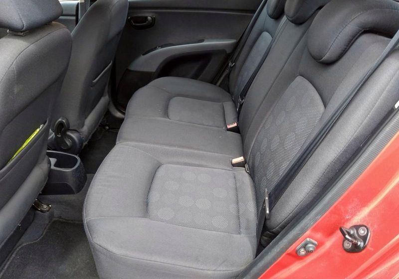 Hyundai i10 • 2010 • 149,999 km 4