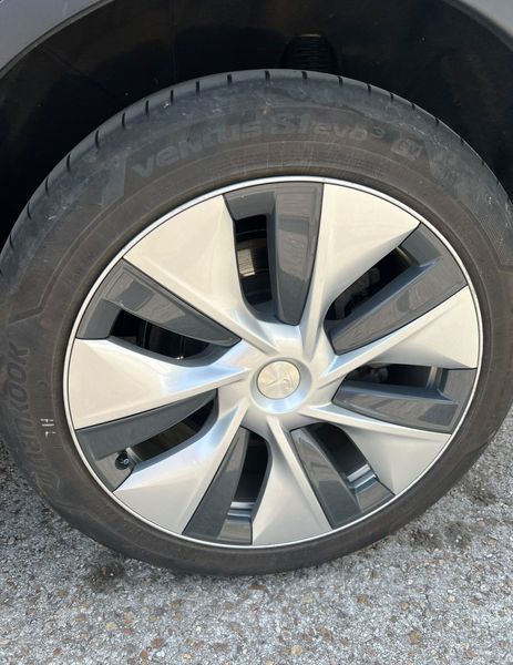 Tesla Model Y • 2021 • 68,000 km 4