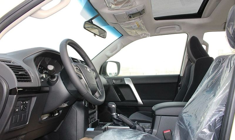 Toyota Land Cruiser • 2023 • 32,000 km 4