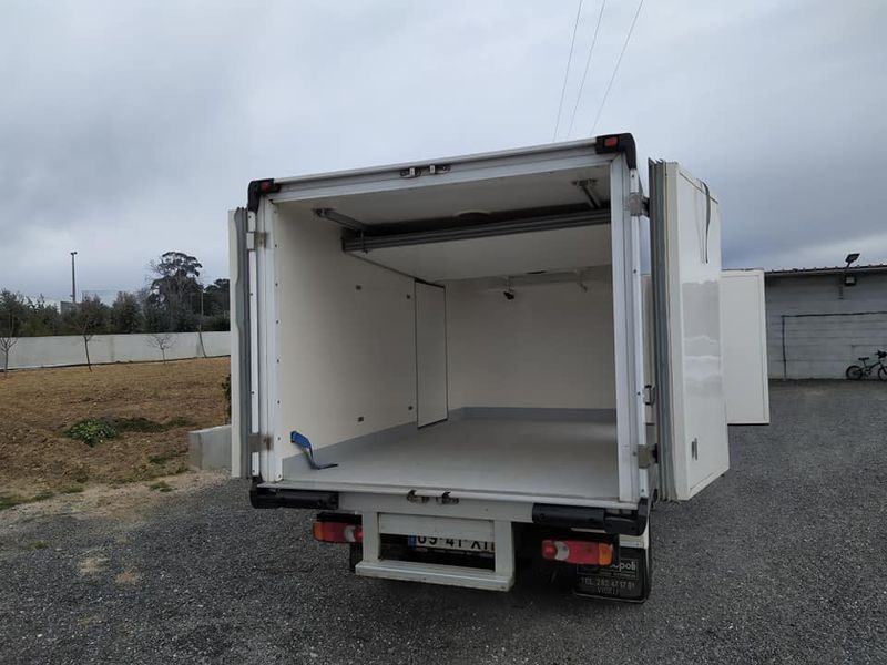 Nissan Cabstar E - T • 2004 • 125,000 km 3