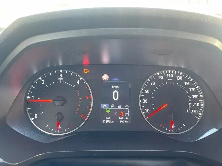 Renault Captur • 2020 • 32,000 km 6