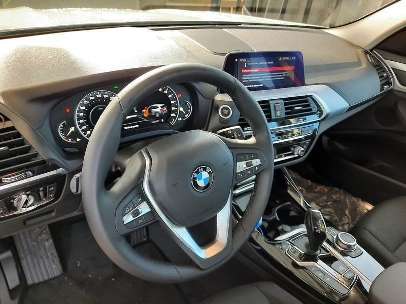 BMW X3 • 2021 • 12,444 km 4