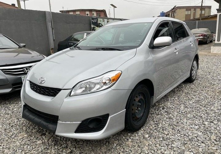 Toyota Matrix • 2012 • 21 km 1