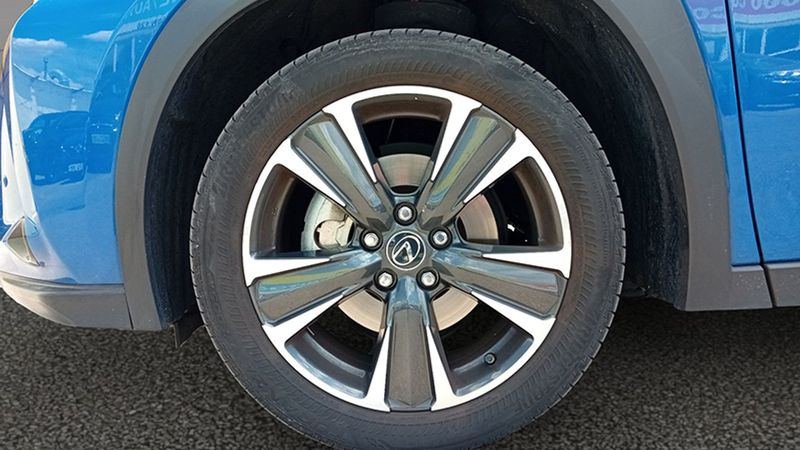 Lexus UX • 2021 • 44,700 km 19