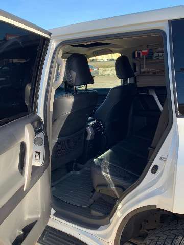 Toyota Land Cruiser • 2010 • 138,000 km 3