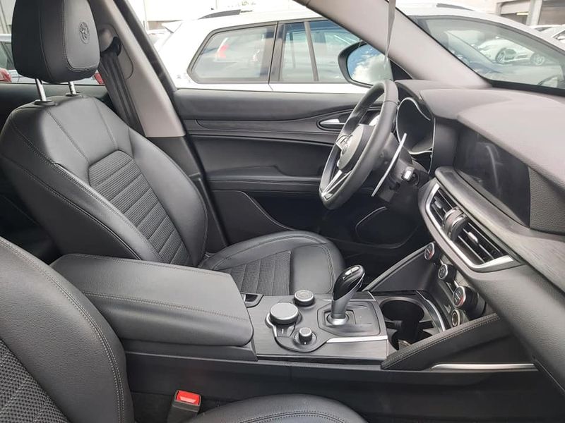 Alfa Romeo Stelvio • 2018 • 60,000 km 6