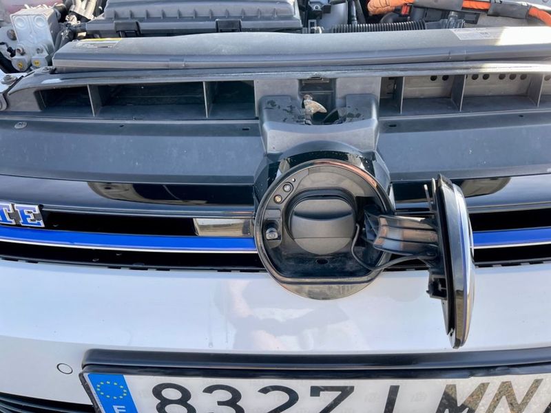 Volkswagen Golf • 2015 • 219,000 km 4