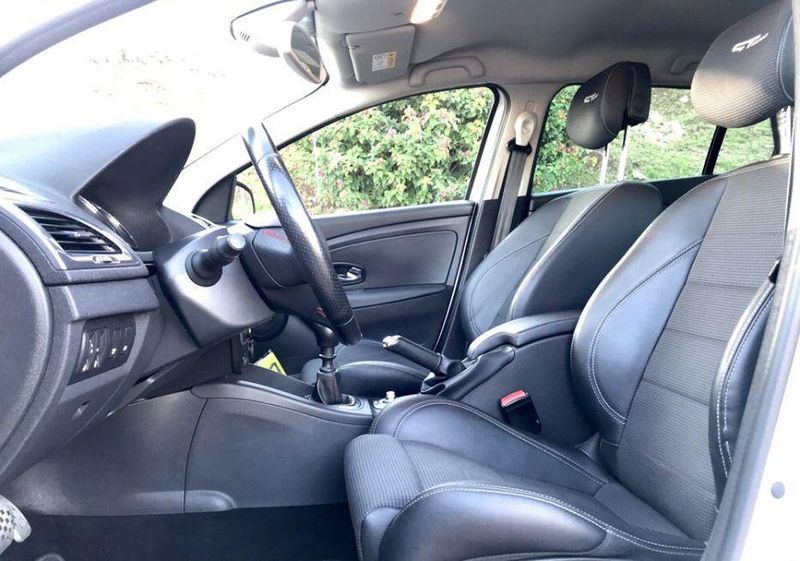 Renault Mégane • 2015 • 192,999 km 3