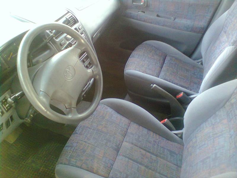 Toyota Picnic • 2004 • 64,582 km 2