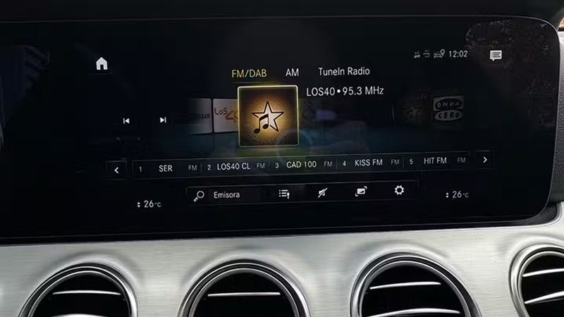 Mercedes-Benz E • 2020 • 115,784 km 36