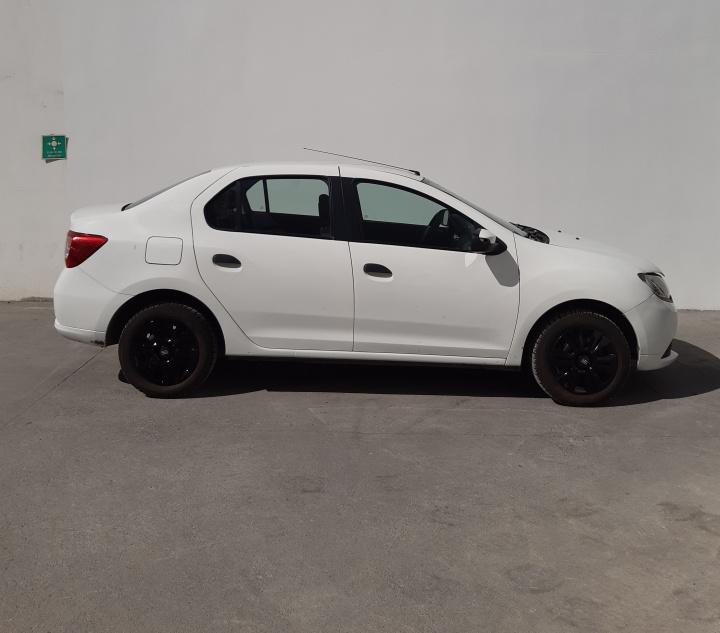 Renault Logan • 2017 • 92,000 km 11