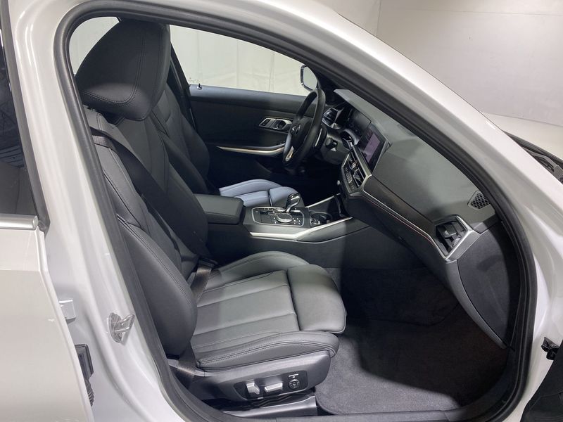 BMW 3 Series • 2021 • 1,227 km 11
