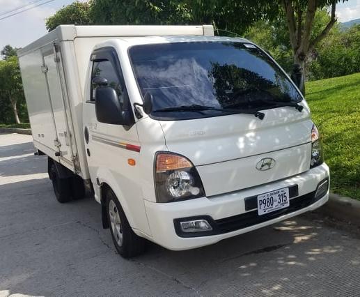 Hyundai H200 • 2014 • 69,000 km 12