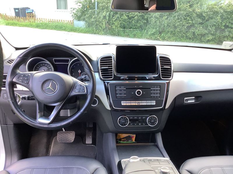 Mercedes-Benz GLE • 2016 • 38,000 km 4