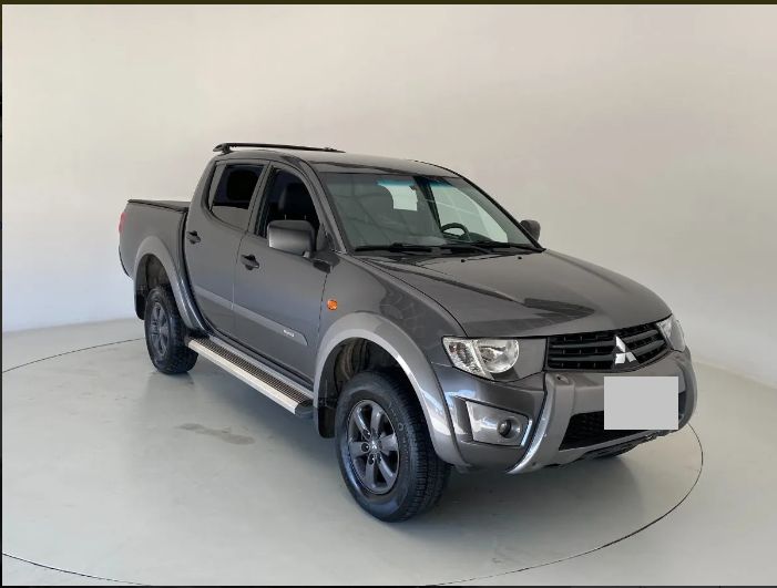 Mitsubishi L200 • 2018 • 95,000 km 2