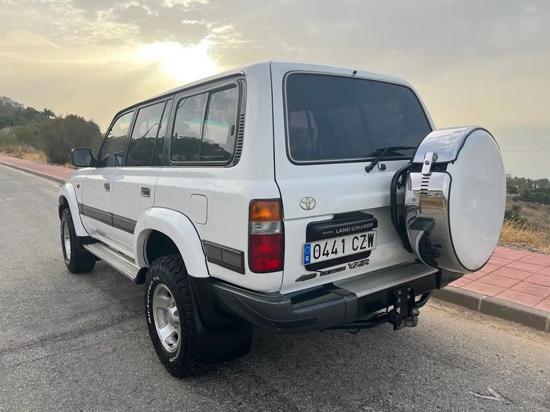 Toyota Land Cruiser • 1997 • 272,000 km 9
