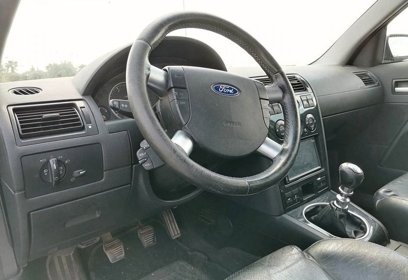 Ford Mondeo • 2002 • 300,000 km 3