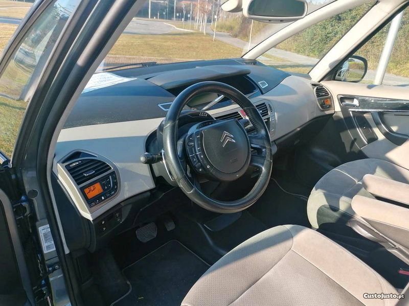 Citroën C4 • 2009 • 180,000 km 4