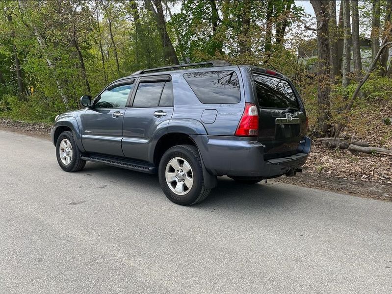 Toyota 4Runner • 2007 • 180,000 km 4