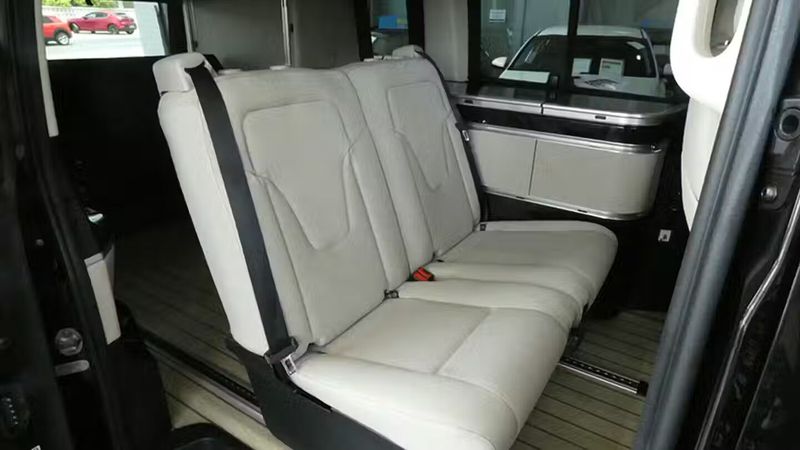 Mercedes-Benz Sprinter • 2019 • 76,030 km 14