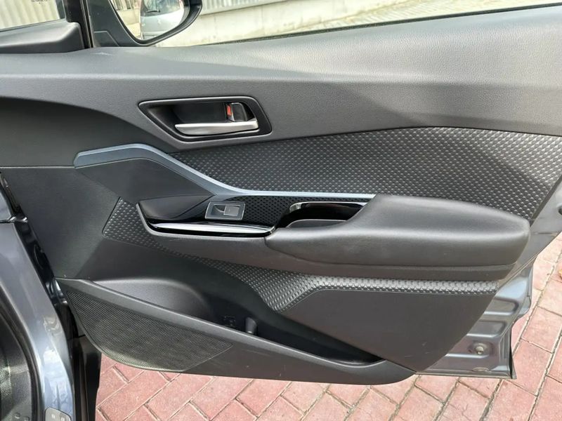Toyota C-HR • 2020 • 92,000 km 10