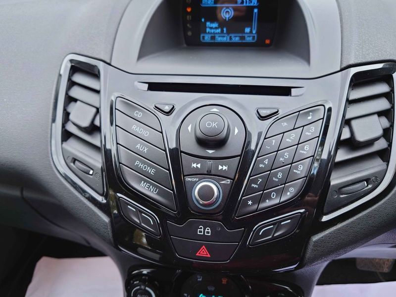 Ford Fiesta • 2013 • 48,000 km 11