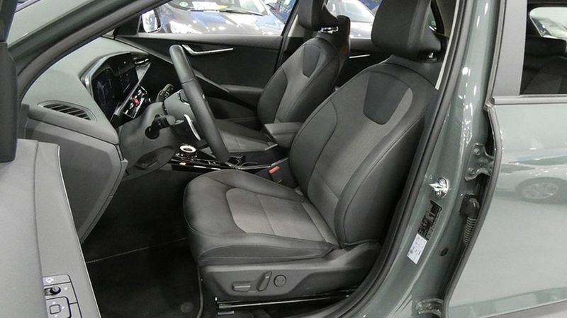Kia Niro EV • 2023 • 32,361 km 7