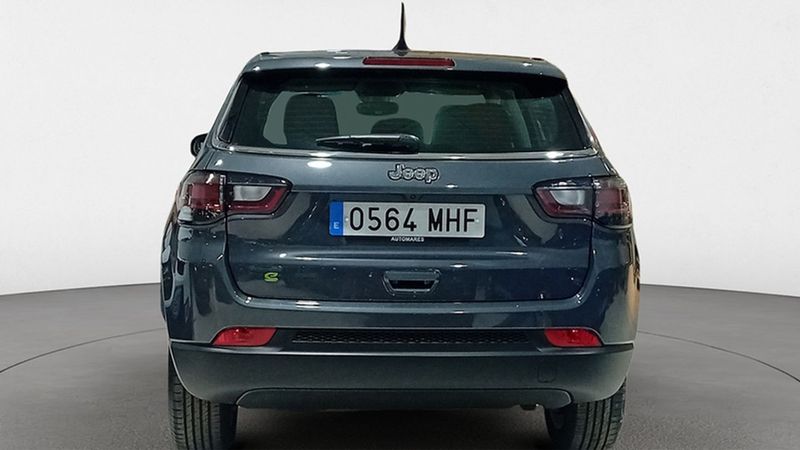 Jeep Compass • 2023 • 5,763 km 5